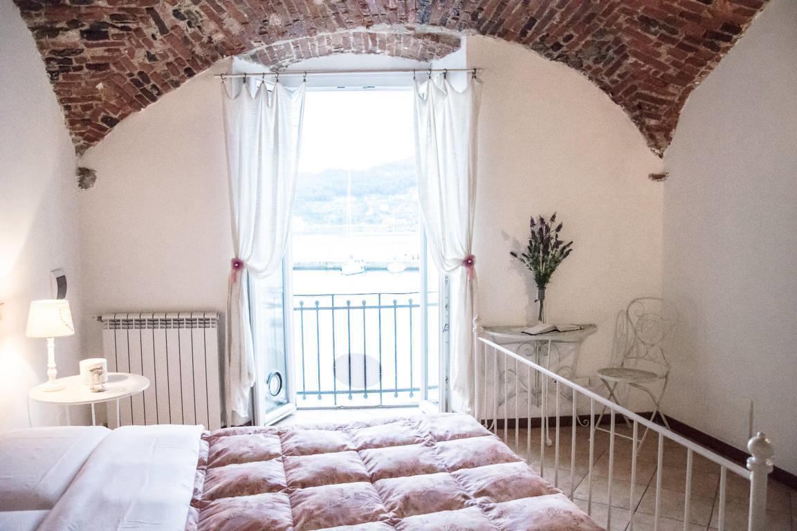 פורטו ונרה La Casetta Sul Mare Guesthouse מראה חיצוני תמונה